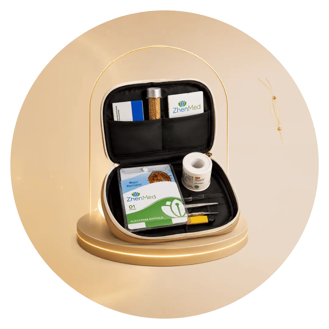 Kit prático de auriculoterapia aberto, com mapa auricular, pinças, fita e materiais de aplicação